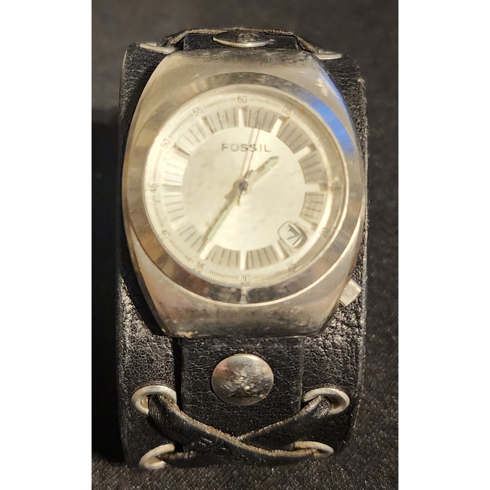 Y2K Fossil Big Tic Black Leather Cuff Watch Silver Dial Laced Wide Band READ - Picture 3 of 9